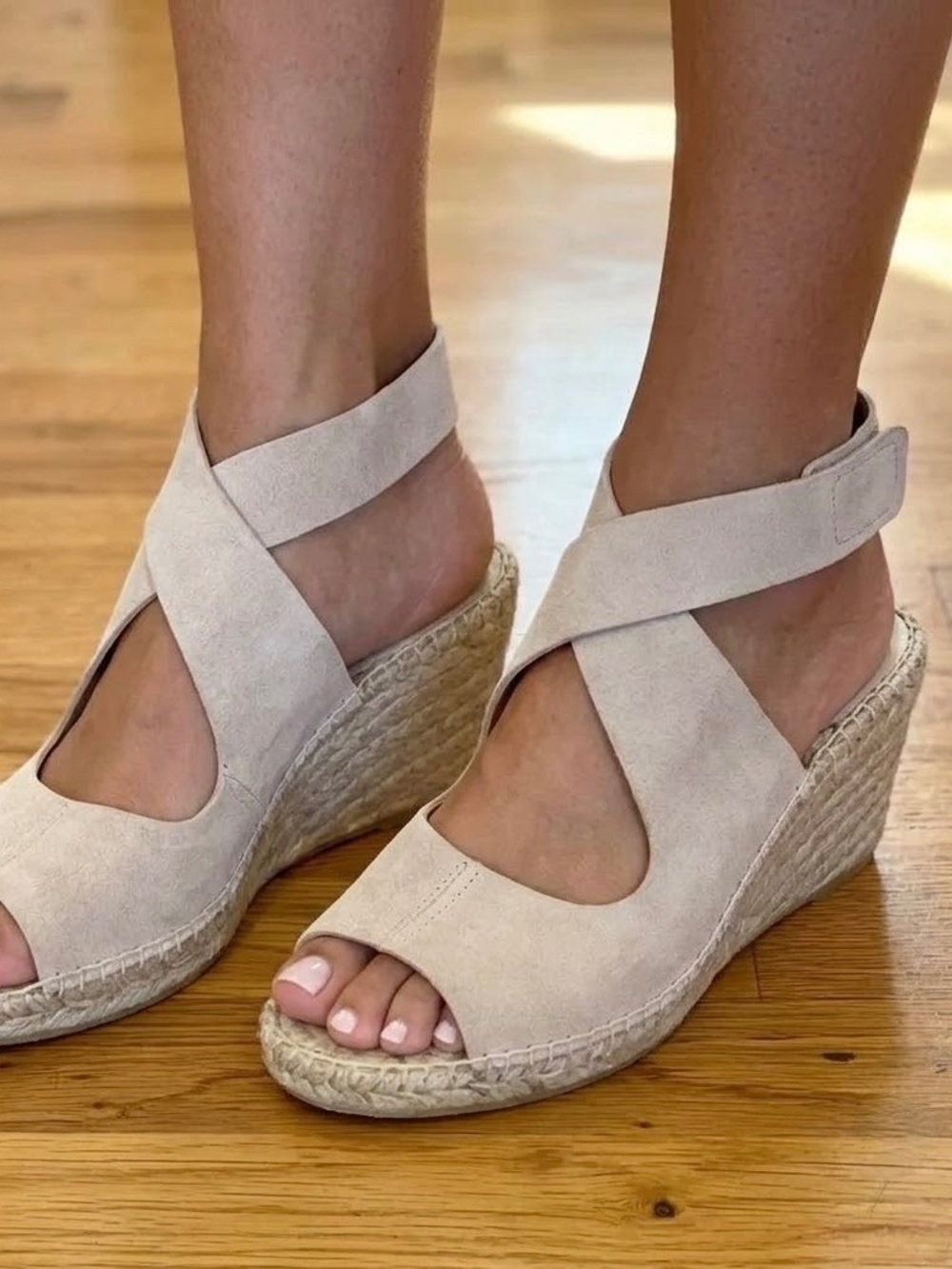 Bettye Muller Mobile Crisscross Espadrilles Wedges Shoes Sandals Size 37 or 7